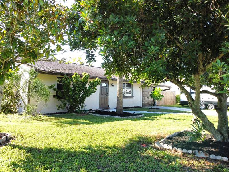 3 bedroom Single Family Residence at 1555 Beacon Drive, Port Charlotte Sec 020, Port Charlotte — photo 5