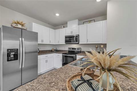 1702 Walnut Crk Drive, Kissimmee FL - photo 9 of 44