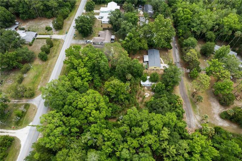 2 bedroom home at 8479 W Doe Lane, Homosassa, Homosassa — photo 2