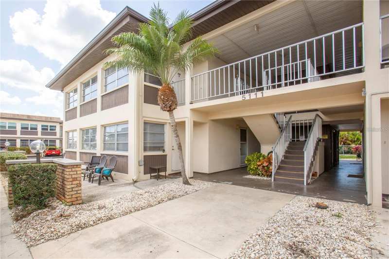 1 bedroom Condominium at 5111 Amulet Drive #208, Gulf Harbors Condo, New Port Richey — photo 1