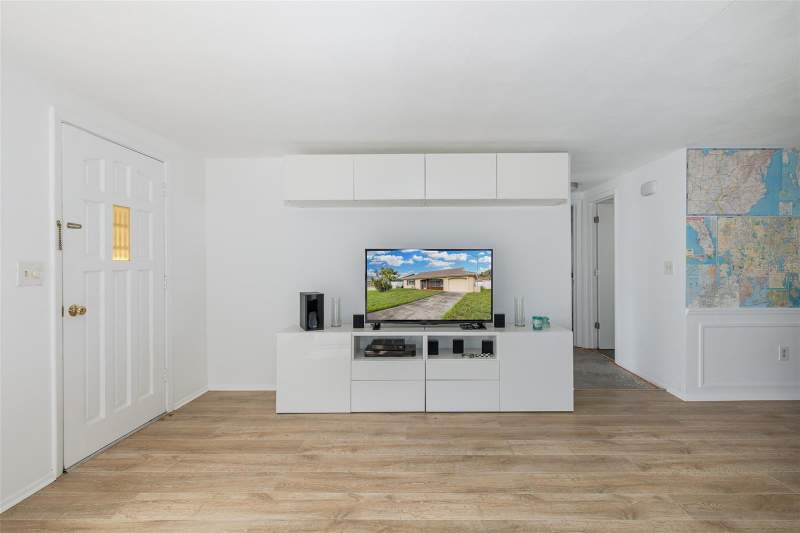 2 bedroom Single Family Residence at 3557 Rockaway Drive, Beacon Square, Holiday — photo 5