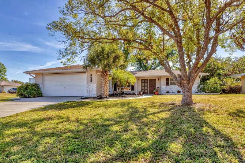 2 bedroom Single Family Residence at 448 Redwood Road, Venice Gardens, Venice — photo 1