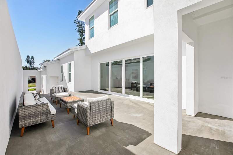 4 bedroom Single Family Residence at 126 Ricardo Way, Snell Isle Shores, St Petersburg — photo 4