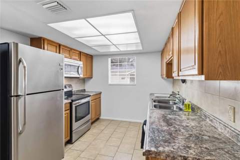 14462 Reuter Strasse Circle #607, Tampa FL - photo 6 of 6