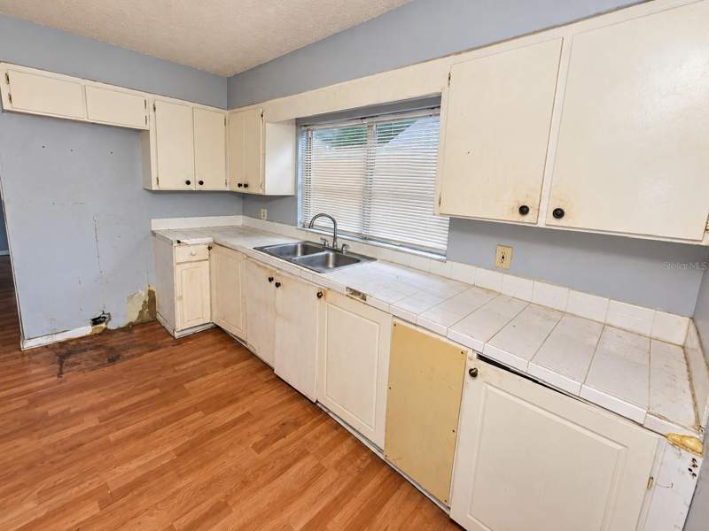 3 bedroom Single Family Residence at 2811 Morgan Street, Fairburn, Tampa — photo 3