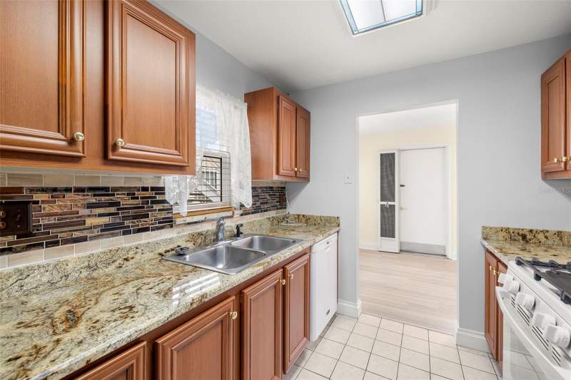 2 bedroom Condominium at 10038 62nd Terrace #1, Long Bayou, St Petersburg — photo 5