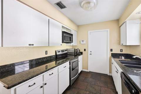 7221 Northbridge Boulevard, Tampa FL - photo 11 of 35