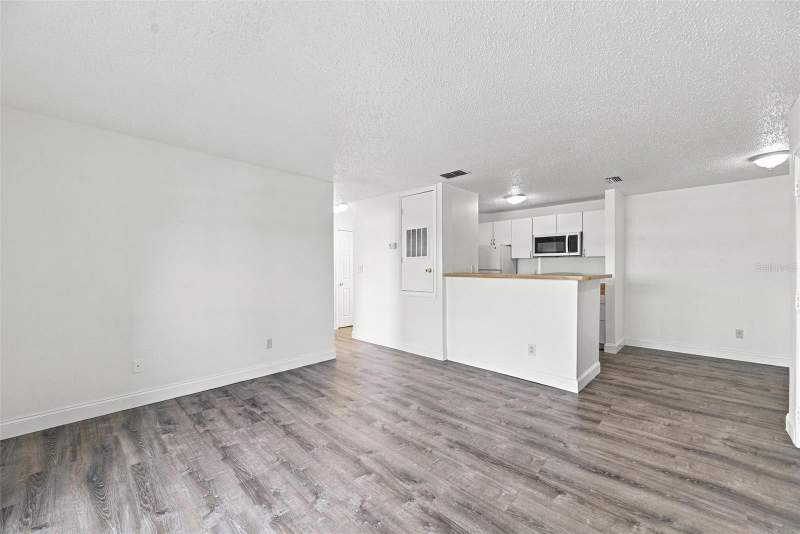 1 bedroom Condominium at 1400 Gandy Boulevard #416, Windjammer Condo, St Petersburg — photo 4