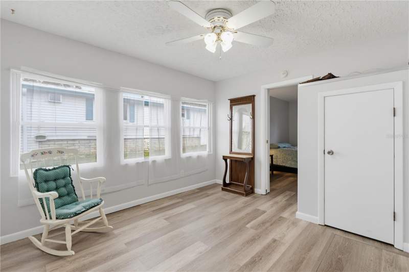 3 bedroom Mobile Home at 12305 Conde Drive, High Point Mh Sub, Brooksville — photo 4