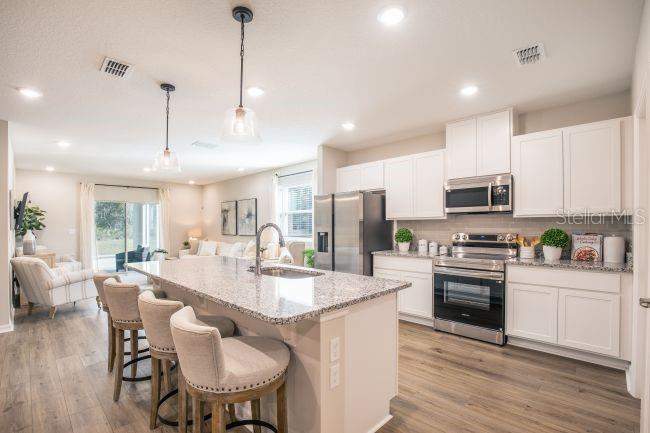 4 bedroom Single Family Residence at 8604 Oakstone Circle, Oakstone Farms, Leesburg — photo 5