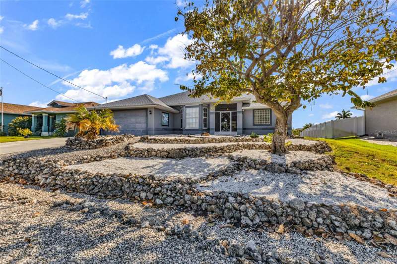 3 bedroom Single Family Residence at 9582 Arsipe Circle, Port Charlotte Sec 081, Port Charlotte — photo 2