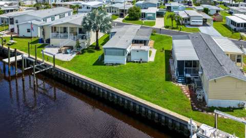 116 W Saint Johns Way, golf community for sale in Apollo Beach