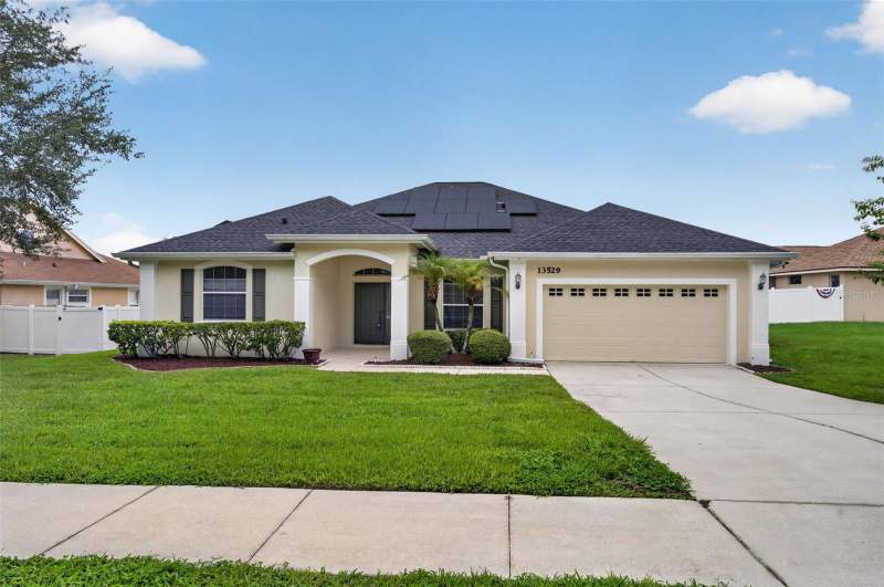 4 bedroom Single Family Residence at 13529 Via Roma Circle, Lake Louisa Highlands Ph 03 Lt 99 Pb 51, Clermont — photo 3