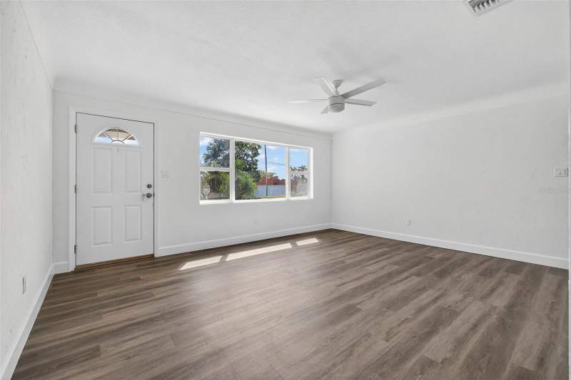 2 bedroom Single Family Residence at 211 89TH AVENUE, SUN-LIT SHORES, ST PETERSBURG — photo 2