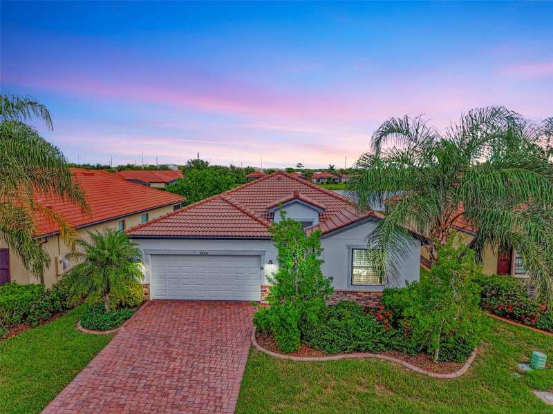 4 bedroom Single Family Residence at 9824 Hilltop Drive, Watercrest Un 1, Venice — photo 1