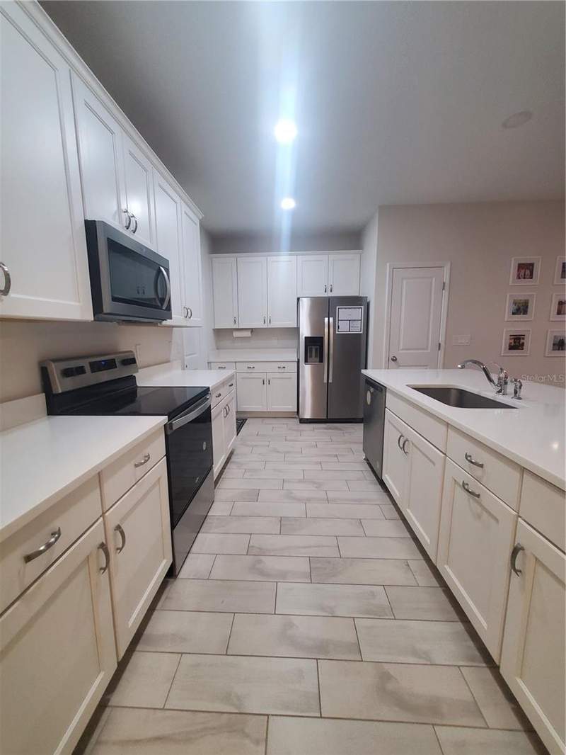 4 bedroom Townhouse at 10960 Brightleaf Court, Calusa Crk, Riverview — photo 4