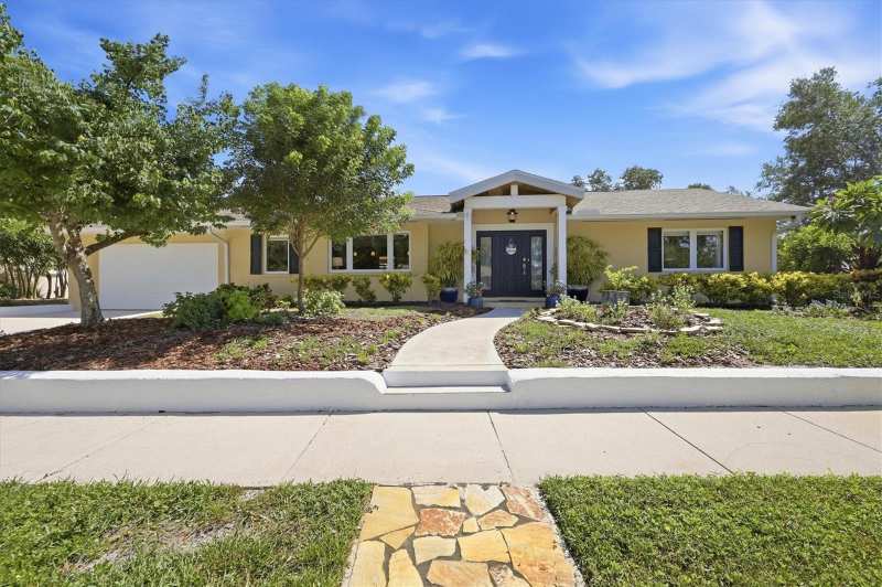 3 bedroom Single Family Residence at 942 Virginia Drive, Bay Haven, Sarasota — photo 1