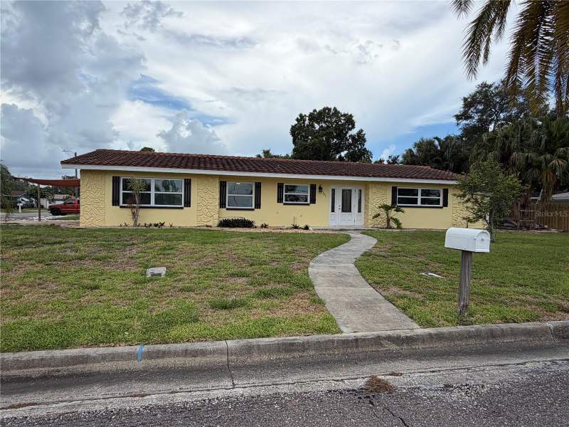 623 PALM BOULEVARD home for sale in Dunedin Isles Country Club