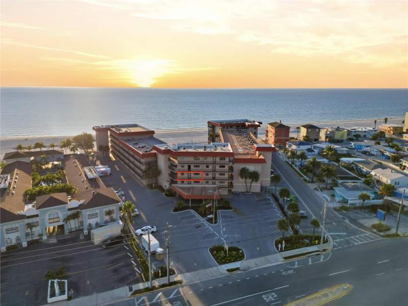 2 bedroom Condominium at 17580 Gulf Boulevard #302, Gulf Mariner The Condo, Redington Shores — photo 2