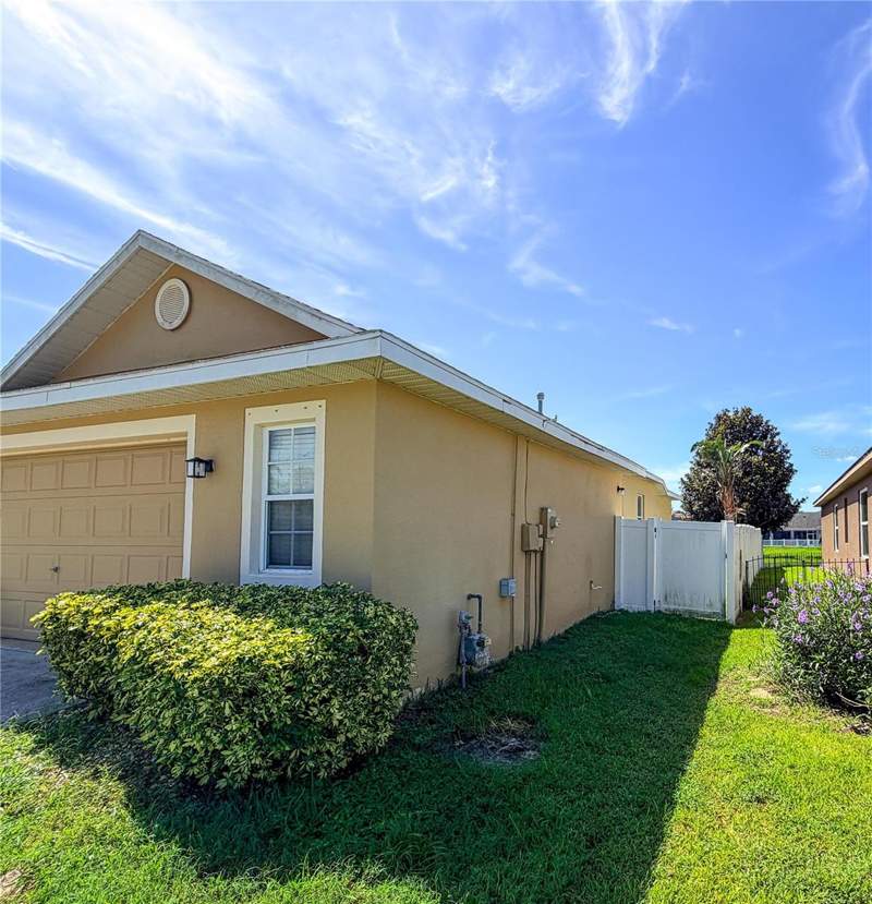 3 bedroom Single Family Residence at 8604 Fenholloway Court, Thousand Oaks Ph 06-9, New Port Richey — photo 3
