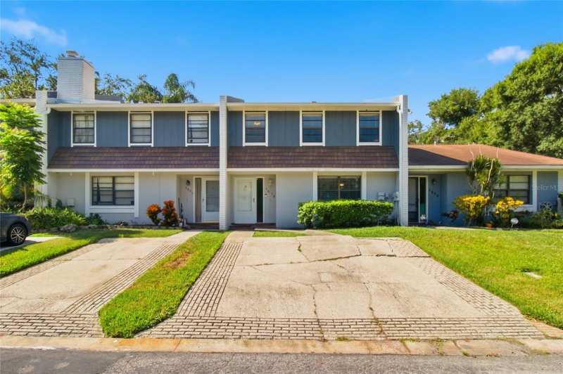 2 bedroom Townhouse at 3039 Abbey Court, Harvard Arms Twnhs, Clearwater — photo 1