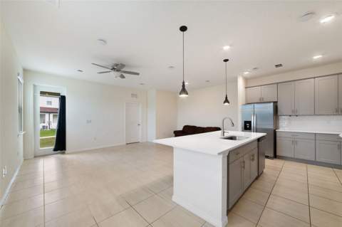 4371 Creek Cove Lane, Kissimmee FL - photo 6 of 27