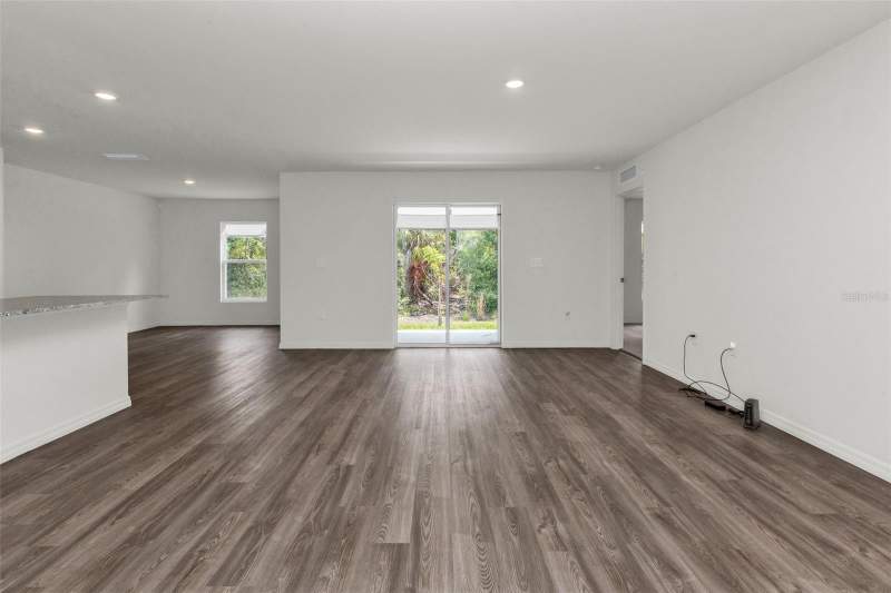 3 bedroom Single Family Residence at 1040 Sherwin Street, Port Charlotte Sec 029, Port Charlotte — photo 4
