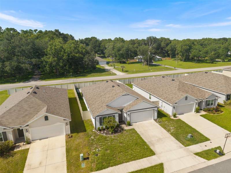 4 bedroom Single Family Residence at 24596 NW 23rd Lane, Avalon Woods Ph 1A Pb 37 Pg 70, Newberry — photo 2