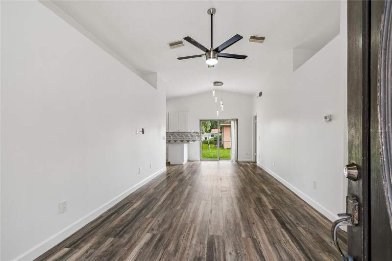 3 bedroom Single Family Residence at 2604 W Kirby Street, Armenia Court, Tampa — photo 3