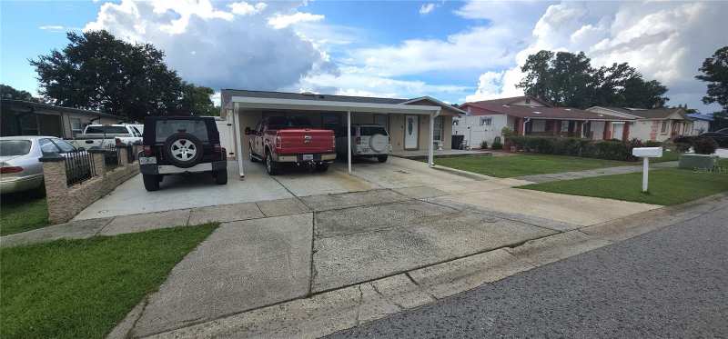 7 bedroom Single Family Residence at 4814 Bonita Vista Drive, Golfwood Estates Unit 12, Tampa — photo 1