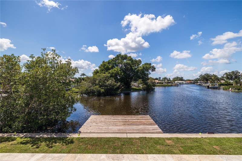 4 bedroom Single Family Residence at 4692 Dover Street, Waterway Estates Sec 2, St Petersburg — photo 4