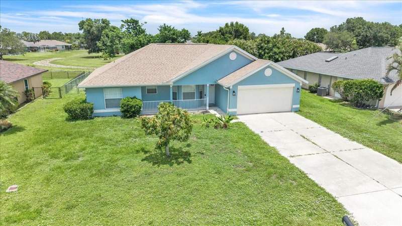 3 bedroom Single Family Residence at 1708 Blue Lake Circle, Punta Gorda Isles, Punta Gorda — photo 2