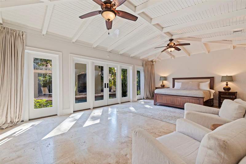 4 bedroom Single Family Residence at 808 BRIGHTWATERS BOULEVARD, SNELL ISLE BRIGHTWATERS SEC 1 REP, ST PETERSBURG — photo 5