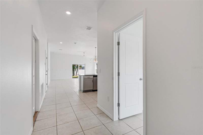4 bedroom Single Family Residence at 1109 MUNSTER COURT, POINCIANA VILLAGE 5 NBHD 1, KISSIMMEE — photo 3