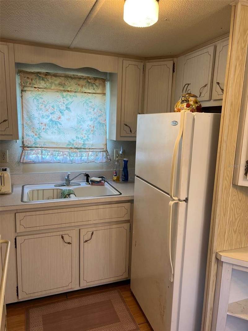 1 bedroom Mobile Home at 12674 Seminole Boulevard #M1, Midway Trailer Court Unrec, Largo — photo 5