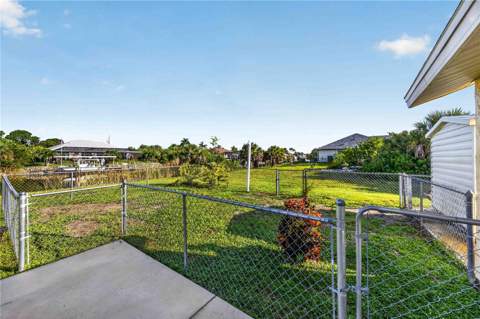 9150 Arrid Circle, Port Charlotte FL - photo 13 of 44
