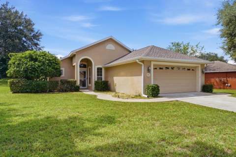 81 Golfview Circle, home for sale in Umatilla 32784