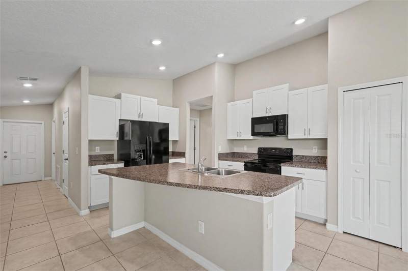 3 bedroom Single Family Residence at 7109 King Creek Drive, Cypress Mill Ph 2, Sun City Center — photo 3