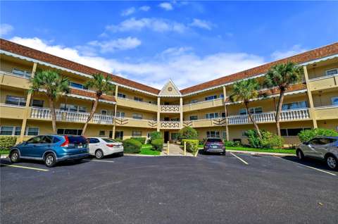 2041 Australia Way #15, golf community for sale in Clearwater