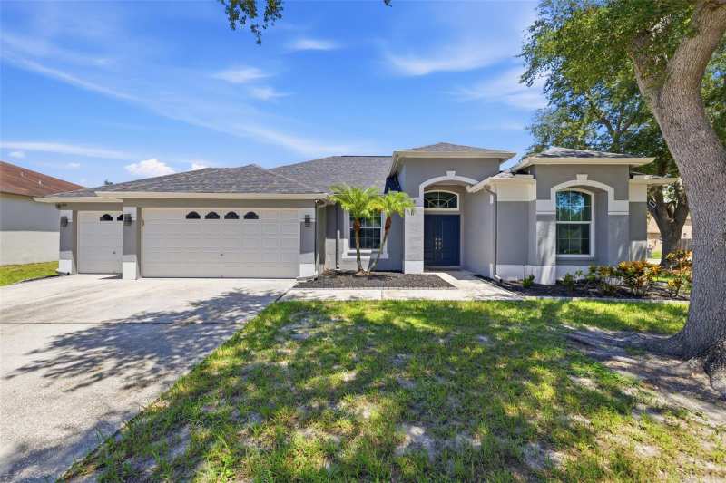 4 bedroom Single Family Residence at 12020 Running Fox Circle, Riverglen Unit 3, Riverview — photo 1
