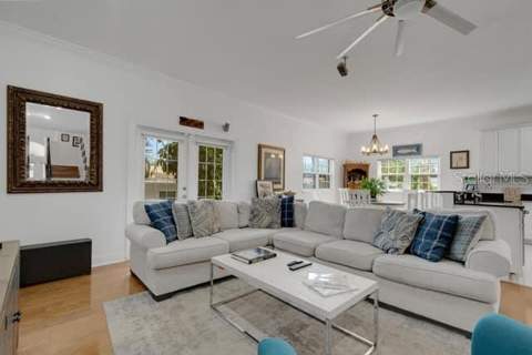 110 Ricardo Way #8, St Petersburg FL - photo 8 of 43