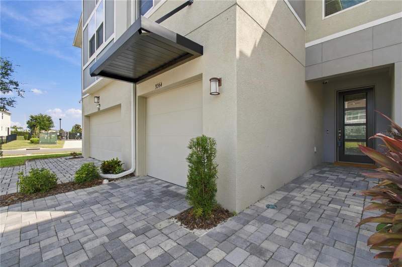 3 bedroom Townhouse at 31564 Woodland Race Loop, Twin Crks/Chapel Xings, Wesley Chapel — photo 5