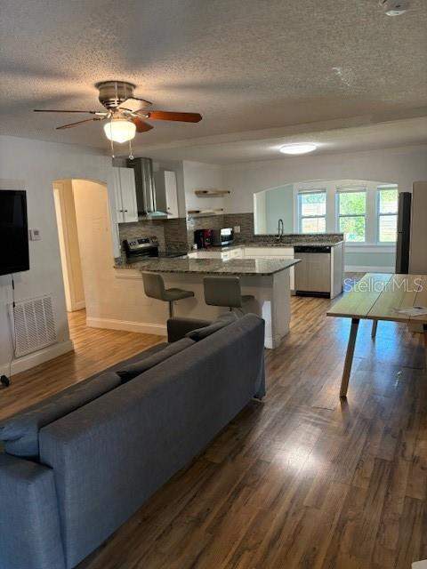 3 bedroom Single Family Residence at 4035 14th Avenue, Salehs W B Resub, St Petersburg — photo 2
