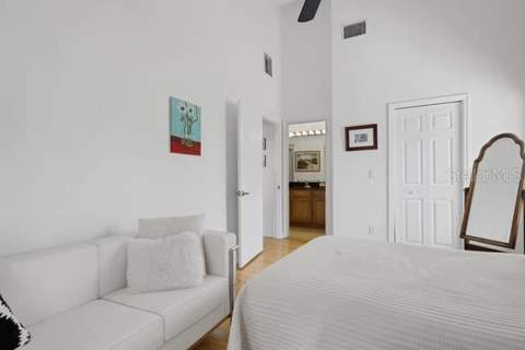 110 Ricardo Way #8, St Petersburg FL - photo 20 of 43