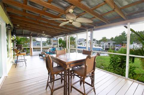 318 Circle Drive, Palm Harbor FL - photo 17 of 38
