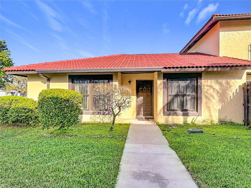571 HUNTER CIRCLE home for sale in Coopersmith Poinc