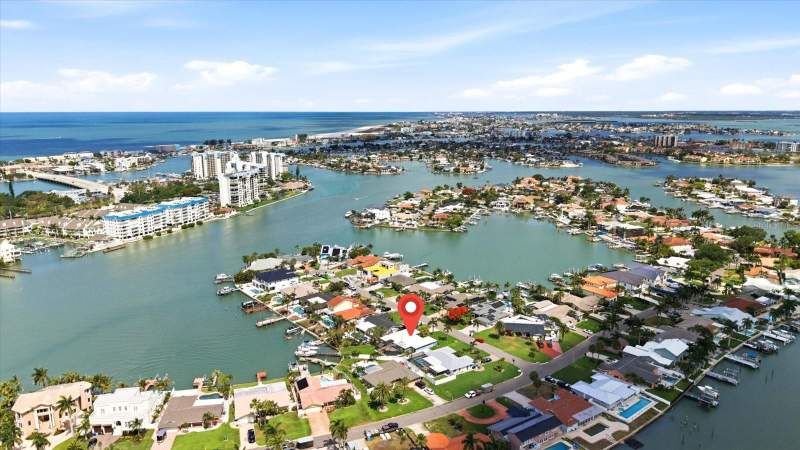 3 bedroom Single Family Residence at 8008 13th Avenue, South Cswy Isle Yacht Club 4th Add, St Petersburg — photo 5