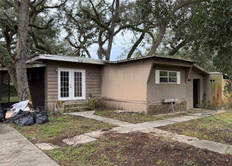 4 bedroom Mobile Home at 9114 Ogalala Street, Griffin Park, New Port Richey — photo 4