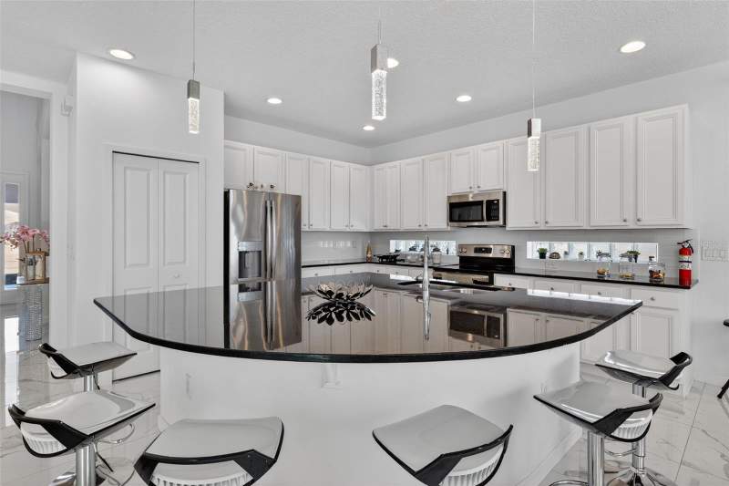 6 bedroom Single Family Residence at 4577 Cabello Loop, Bellavida Ph 2B, Kissimmee — photo 3