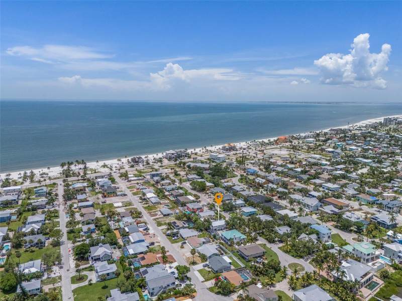3 bedroom Single Family Residence at 140 Bay Mar Drive, Case, Fort Myers Beach — photo 3